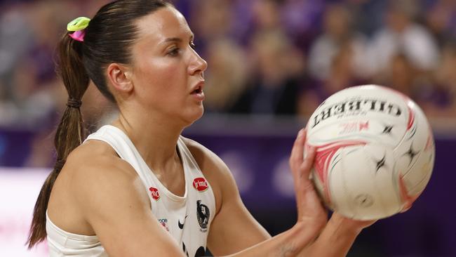 Kelsey Browne of the Magpies prepares to shoot during the round eight Super Netball match between Queensland Firebirds and Collingwood Magpies at Nissan Arena. Photo: Getty Images