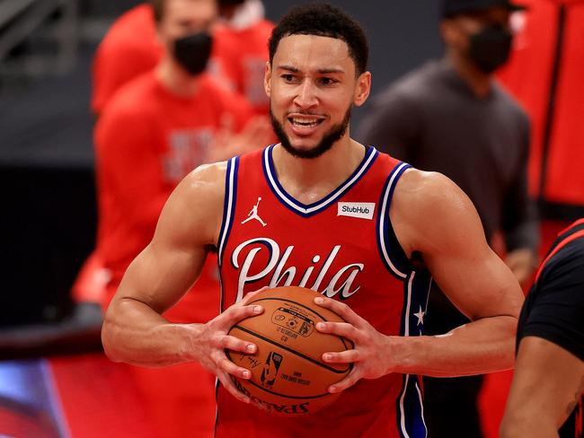 TAMPA, FLORIDA - FEBRUARY 21: Ben Simmons #25 of the Philadelphia 76ers reacts to a play during a game against the Toronto Raptors at Amalie Arena on February 21, 2021 in Tampa, Florida. (Photo by Mike Ehrmann/Getty Images) NOTE TO USER: User expressly acknowledges and agrees that, by downloading and or using this photograph, User is consenting to the terms and conditions of the Getty Images License Agreement.