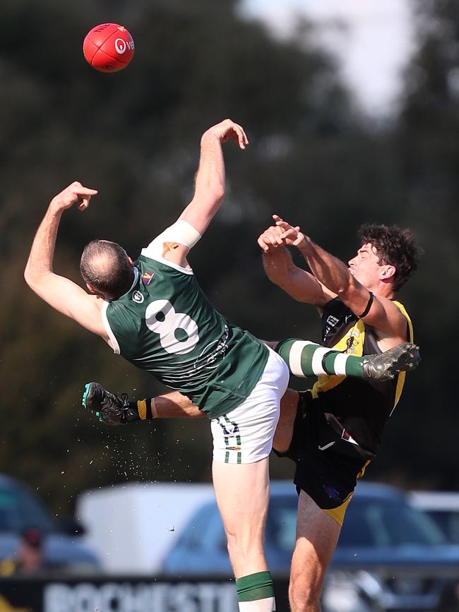 Rochester’ Lachlan Watson competes with Echuca’s Kane Morris in the ruck.