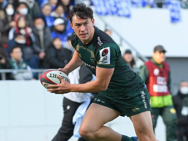 Joseph Manu on his way to scoring one of his two tries in fives games for Toyota Verblitz. Pic: Toyota Verblitz Instagram