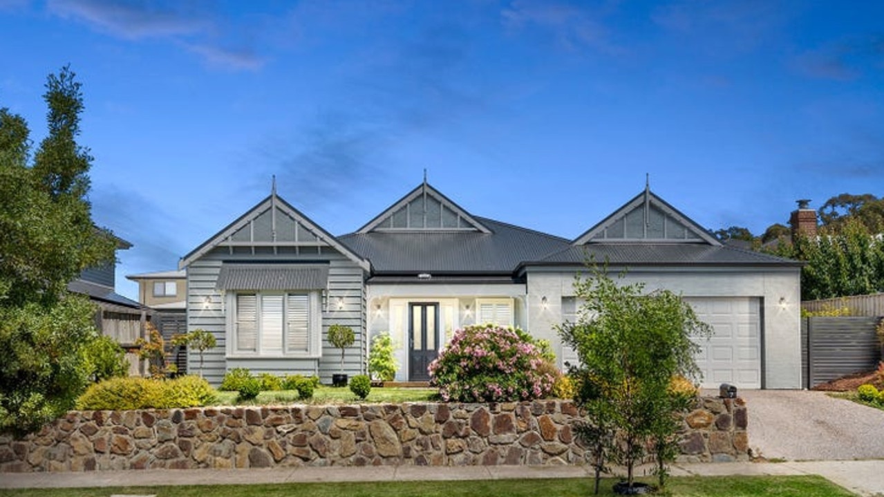 7 Kentwell Rd, Officer was at the premium end of the market with its $1.05m-$1.15m price hopes.