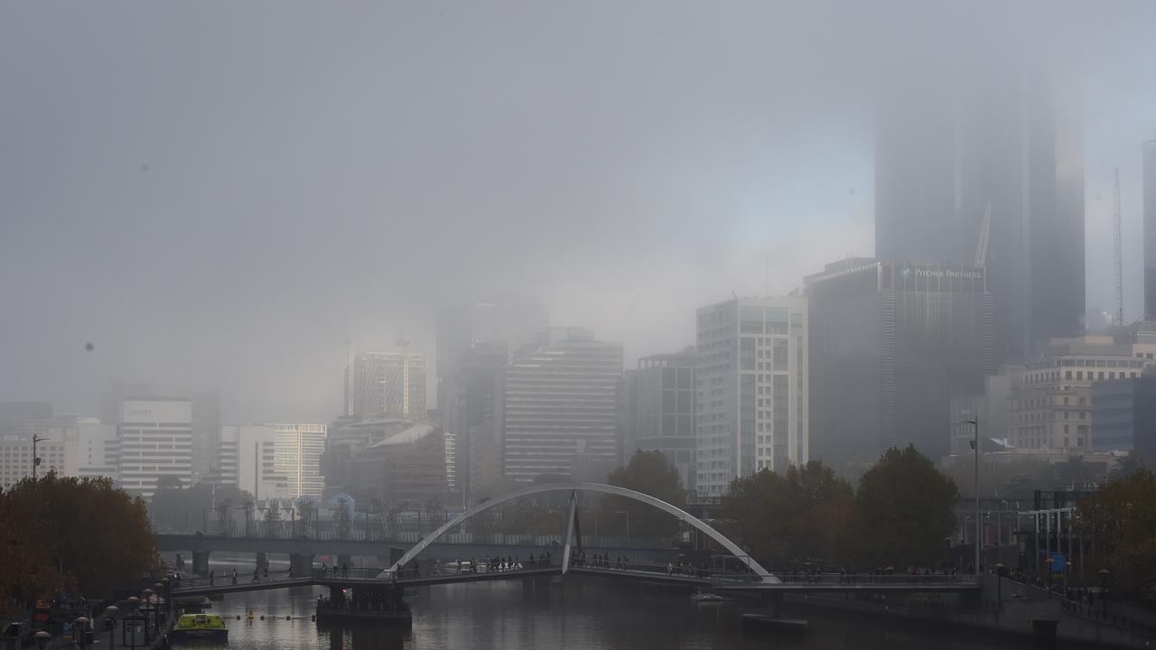 Melbourne weather Fog and frost hits suburbs ahead of sunny day