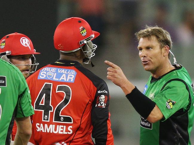 Shane Warne (R) of the Melbourne Stars has a heated exchange with Marlon Samuels of the Melbourne Renegades in 2013. Picture: Getty Images