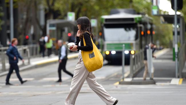 MELBOURNE, AUSTRALIA - NewsWire Photos APRIL 12TH, 2023: Consumer Spending, The International Monetary Fund slashed the outlook for the Australian economy overnight and warned the chances of a global hard landing, with inflation remaining higher for longer. Picture : NCA NewsWire / Nicki Connolly