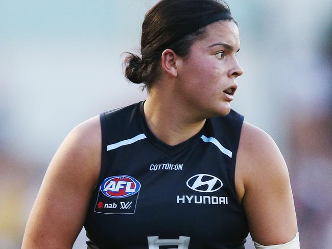 MELBOURNE, AUSTRALIA - MARCH 02: Madison Prespakis of the Blues looks upfield during the round five AFLW match between the Carlton Blues and the Collingwood Magpies at Ikon Park on March 02, 2019 in Melbourne, Australia. (Photo by Michael Dodge/Getty Images)