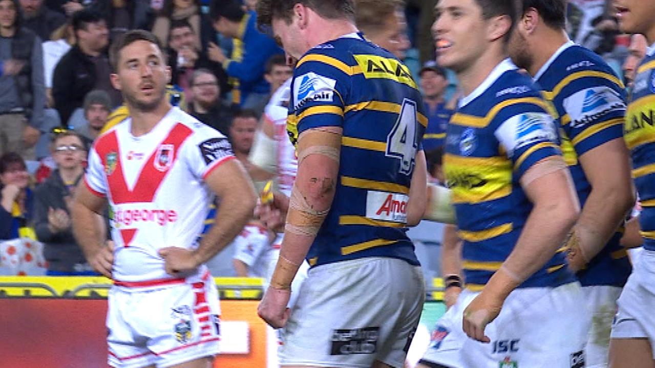 Ben Hunt reacts to an Eels try.