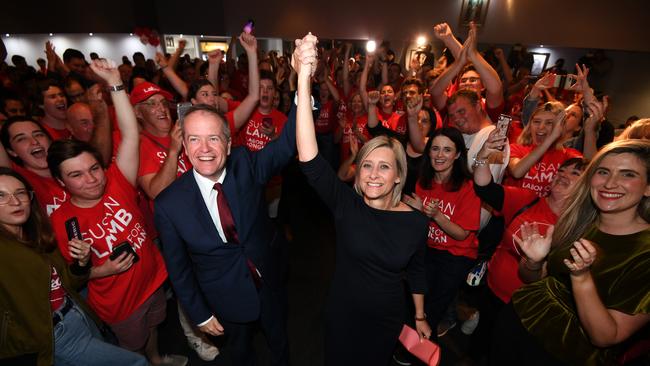 Labor leader Bill Shorten and Longman candidate Susan Lamb celebrate victory.