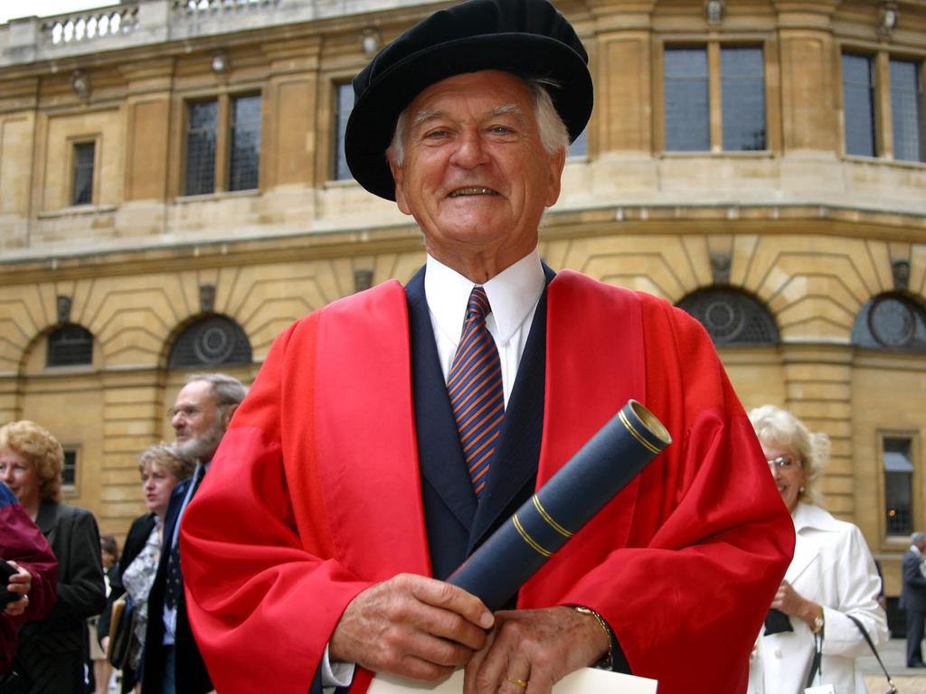 Bob Hawke’s larrikin uni beer record: True story revealed | Daily Telegraph