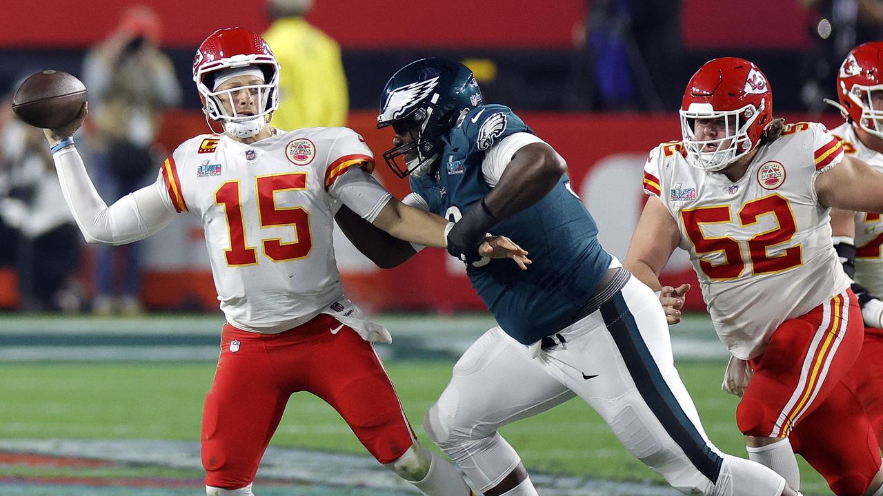 The Associated Press on X: The first half of the #SuperBowl was an  action-packed doozy as the Philadelphia Eagles took a 24-14 lead over the  Kansas City Chiefs. Follow our live updates