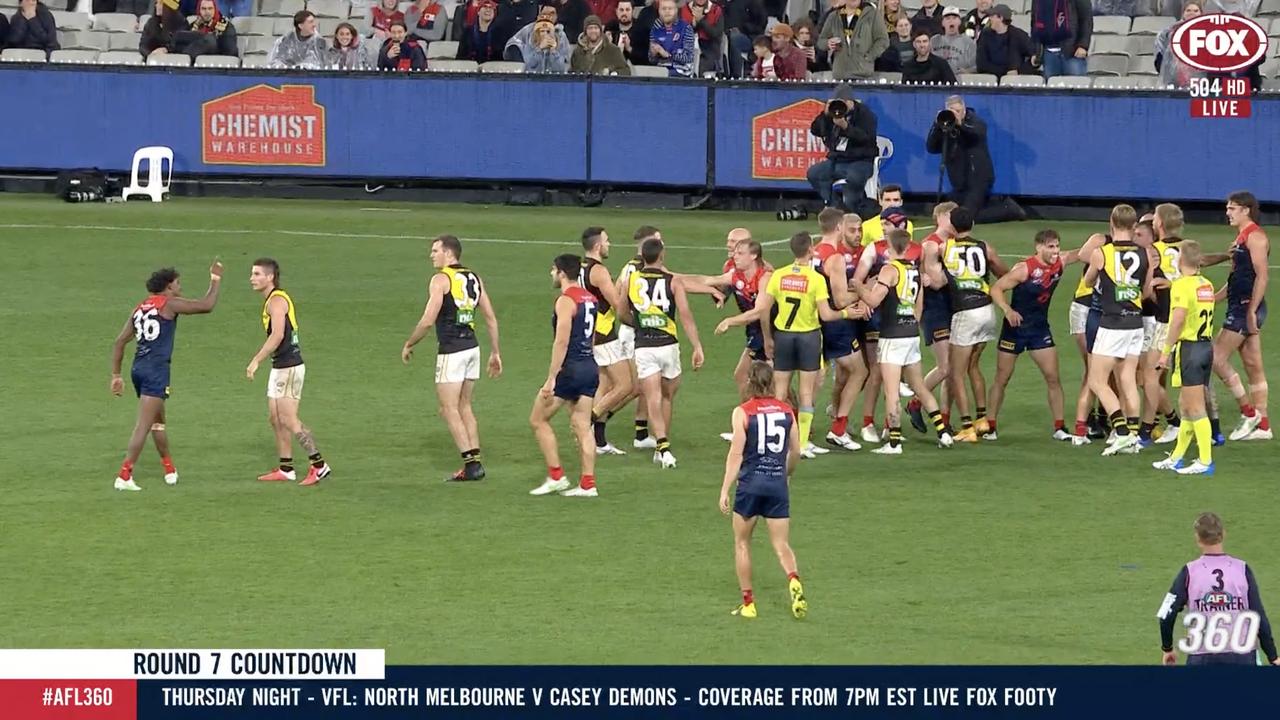 Jack Riewoldt approached Kysaiah Pickett after a controversial sledge.