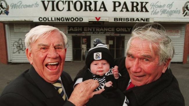 Lou and Ron Richards with a young Edward in 1999.