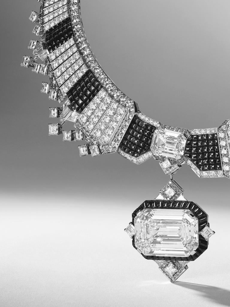 Van Cleef & Arpels: the fabulous destiny of the Lesotho ()