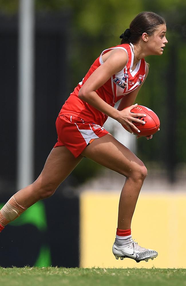 Annabel Kievet for Waratah. Picture: Felicity Elliott / AFLNT Media