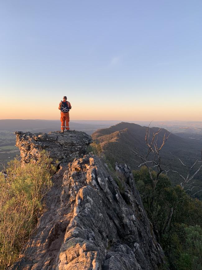 An SES volunteer at Cathedral Range State Park. Photo SES