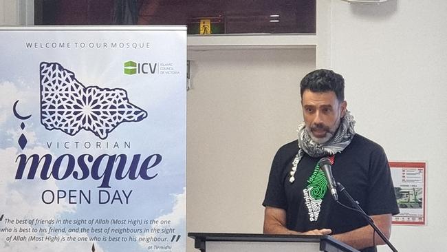 Australian Palestine Advocacy Network president Nasser Mashni speaks at the Islamic Council of Victoria's Open Mosque Day.