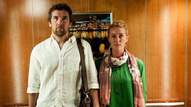 Tear jerker ... Offspring stars Leo Taylor (Patrick Brammall) with Nina Proudman (Asher Keddie) Picture: Channel 10