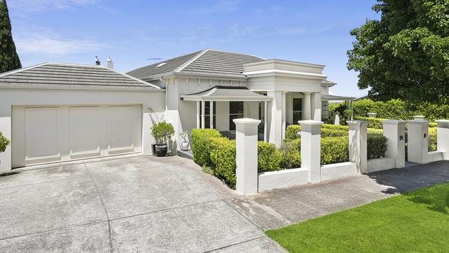 94 Grosvenor Drive, Wandana Heights.