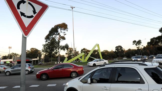 Traffic lights will replace a roundabout at the notorious Fitzsimons Lane and Porter St intersection as part of the Fitzsimons Lane upgrade.