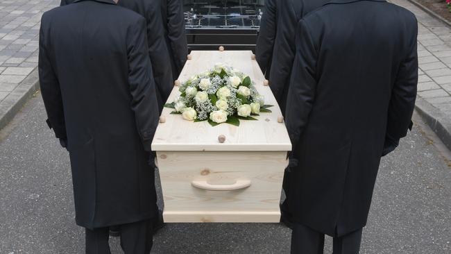 tennessee-drunk-woman-tries-to-grab-body-in-casket-at-funeral-news-au-australia-s