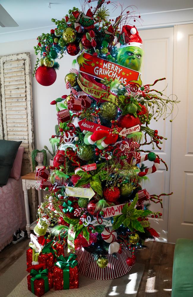 10 trees, 56 Santas: My mum’s obsessed with Christmas decorations | The ...