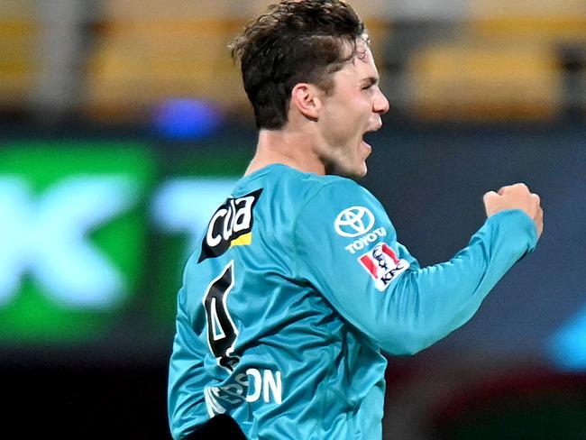 BRISBANE, AUSTRALIA - JANUARY 29: Mitch Swepson of the Heat celebrates taking the wicket of Matthew Renshaw of the Strikers during the Big Bash League Eliminator Final match between the Brisbane Heat and the Adelaide Strikers at The Gabba, on January 29, 2021, in Brisbane, Australia. (Photo by Bradley Kanaris/Getty Images)