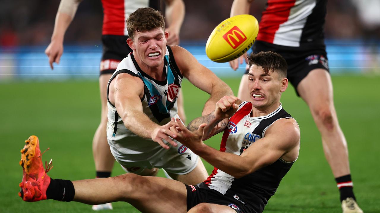 It was a battle all game between the two teams. (Photo by Graham Denholm/AFL Photos/via Getty Images)