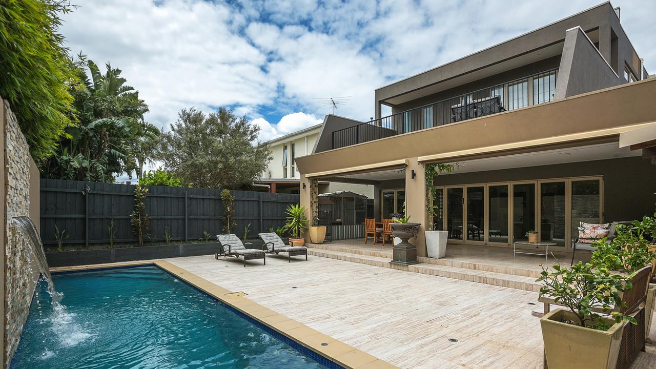 Hawthorn great Dermott Brereton lists Mentone pad with ‘ripper gym ...