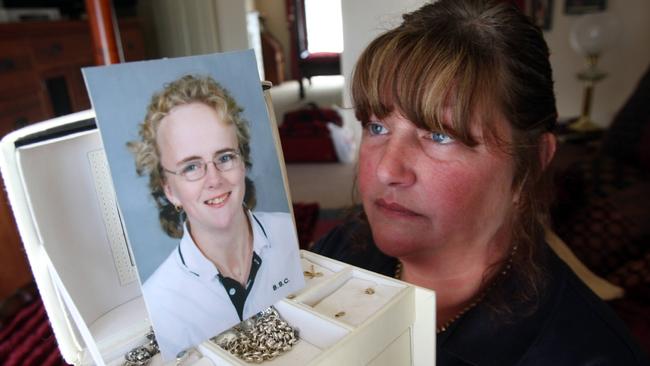 Karen Fraser with a photo of daughter Krystal Fraser.