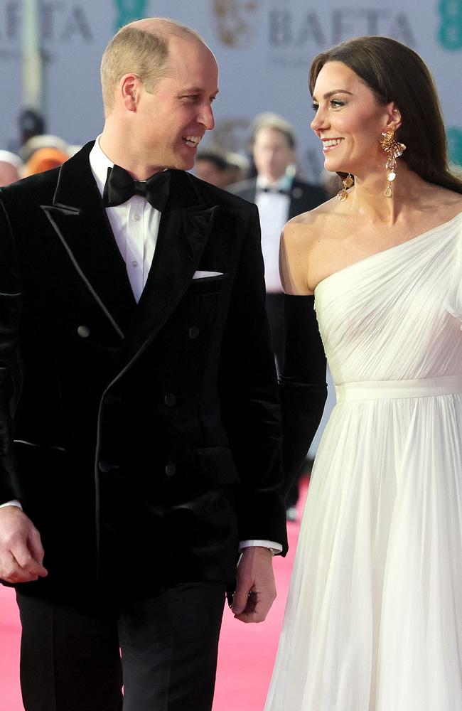 Princess Kate’s BAFTAS bum tap red carpet moment with Prince William ...