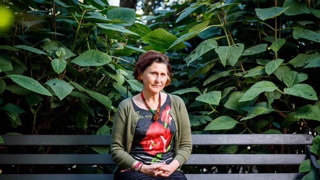 Pelzer Prize 2021 Winner, Jill Woodlands at the Adelaide Botanic Gardens. Picture Matt Turner.