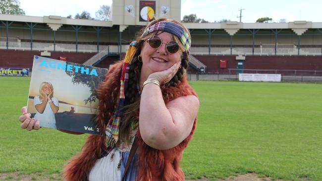 Stallholder Natalie Waterworth is set to rock the 1970s vibe for a fun market to support the Frankston Dolphins Football Club.