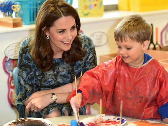 Pregnant Kate Middleton’s baby bump visible on school visit | news.com ...