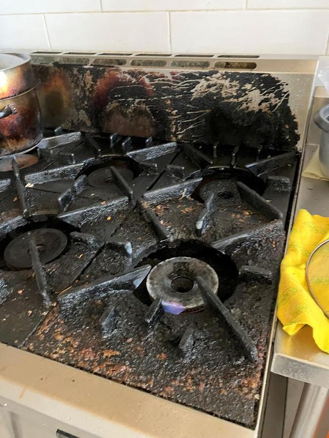The stove tops were dirty. Photos: Supplied by Courts SA
