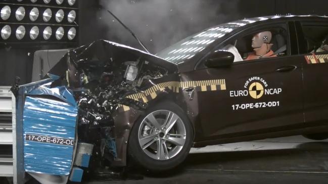 Holden Commodore Crash Test