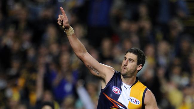 Dean Cox set a high bar for other ruckmen in the early years of KFC SuperCoach.