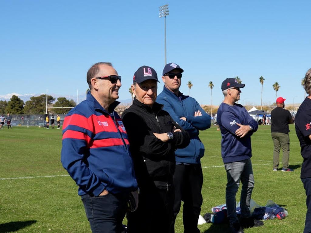 Sydney Roosters chairman Nick Politis (centre). Picture: DTTV