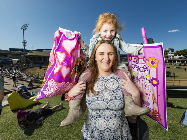 Melanie Antonini of Regents Park with four-year-old Victoria at Ekka 2022. Picture: Richard Walker