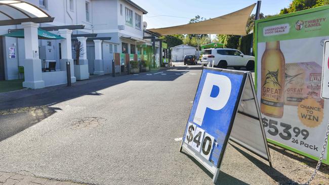 ADELAIDE, AUSTRALIA - NewsWire Photos SEPTEMBER 6, 2023: Places that have parking issues along Goodwood Rd while the Royal Adelaide Show is on. The Goodwood Hotel is charging $40 for show goers. Picture: NCA NewsWire / Brenton Edwards