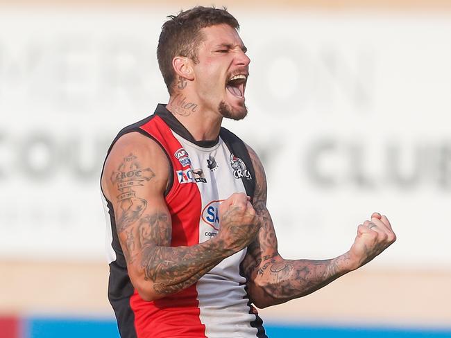 Josiah Farrer playing in the Northern Territory Football League. Picture: Glenn Campbell