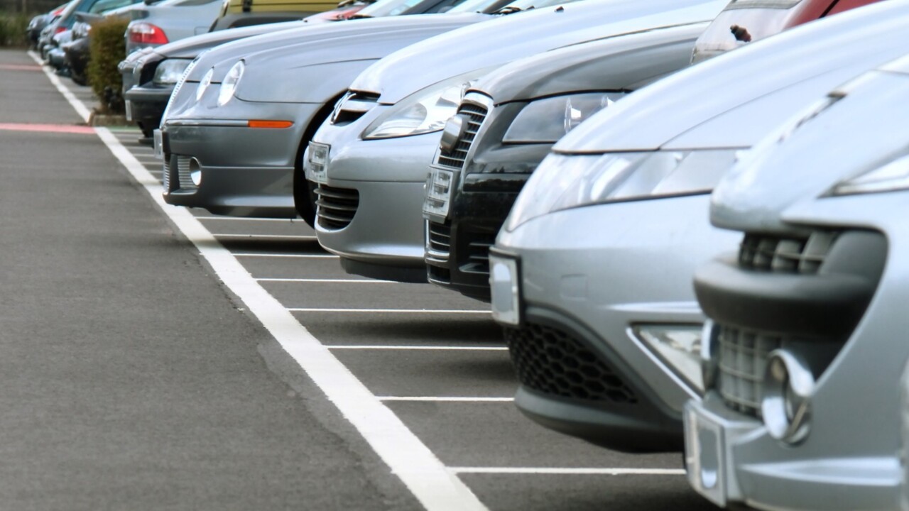 Car dealers say electric vehicle targets are ‘simply not achievable’: Peta Credlin