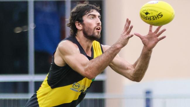 Nightcliff defender Simon Deery had a massive elimination final against Darwin Buffaloes. Picture: Celina Whan / AFLNT Media.