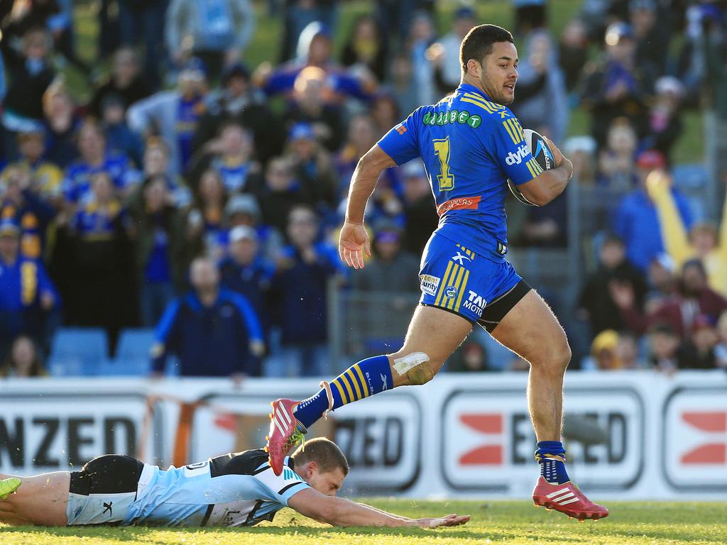 Jarryd Hayne and Parramatta Eels at loggerheads over unauthorised  merchandise, Redland City Bulletin