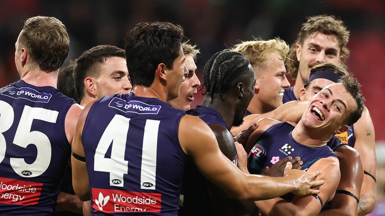 Giant problems emerge as Bolton inspires Dockers rout