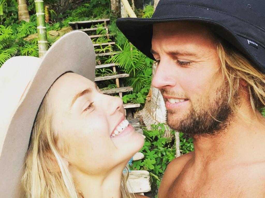 Elyse Knowles' boyfriend roasts her over topless photos on Instagram |  news.com.au — Australia's leading news site