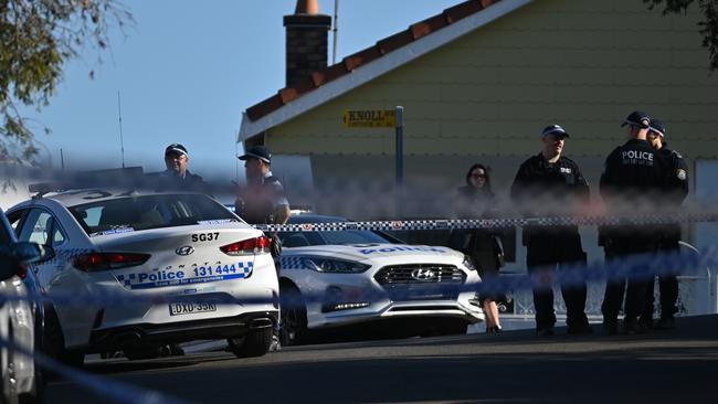 Police cordon off the scene Picture: NCA NewsWire / Steven Saphore