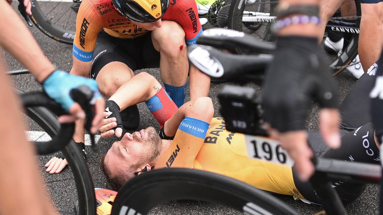 Momen ‘Menakutkan’ Bersepeda memaksa Tour de France gencatan senjata di tahap pembukaan