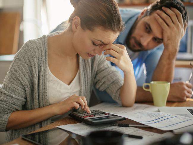 Photo of a couple going through  financials problems