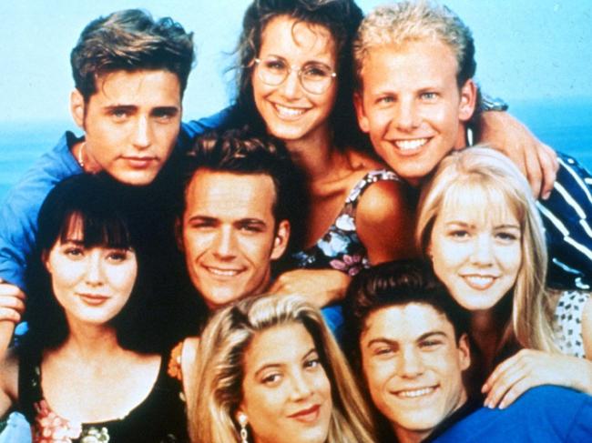 Undated. Cast of the TV program 'Beverly Hills 90210'. Television program. Jason Priestley, Shannon Doherty, Luke Perry, Gabrielle Carteris, Tori Spelling, Jenny Garth, Brian Austin Green, Ian Ziering.