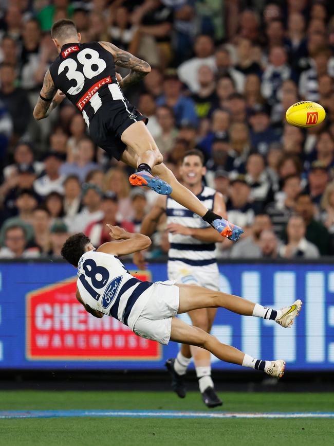 Jeremy Howe’s sickening collision against the Cats. Picture: Michael Willson/AFL Photos via Getty Images