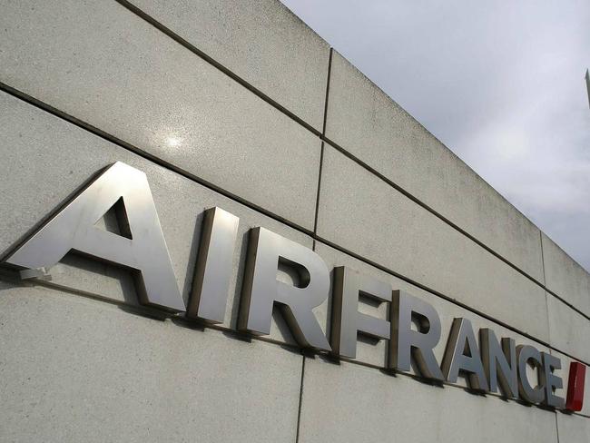 Air France-KLM would sell a 49.99% stake in catering unit Servair PHOTO: AGENCE FRANCE-PRESSE/GETTY IMAGES